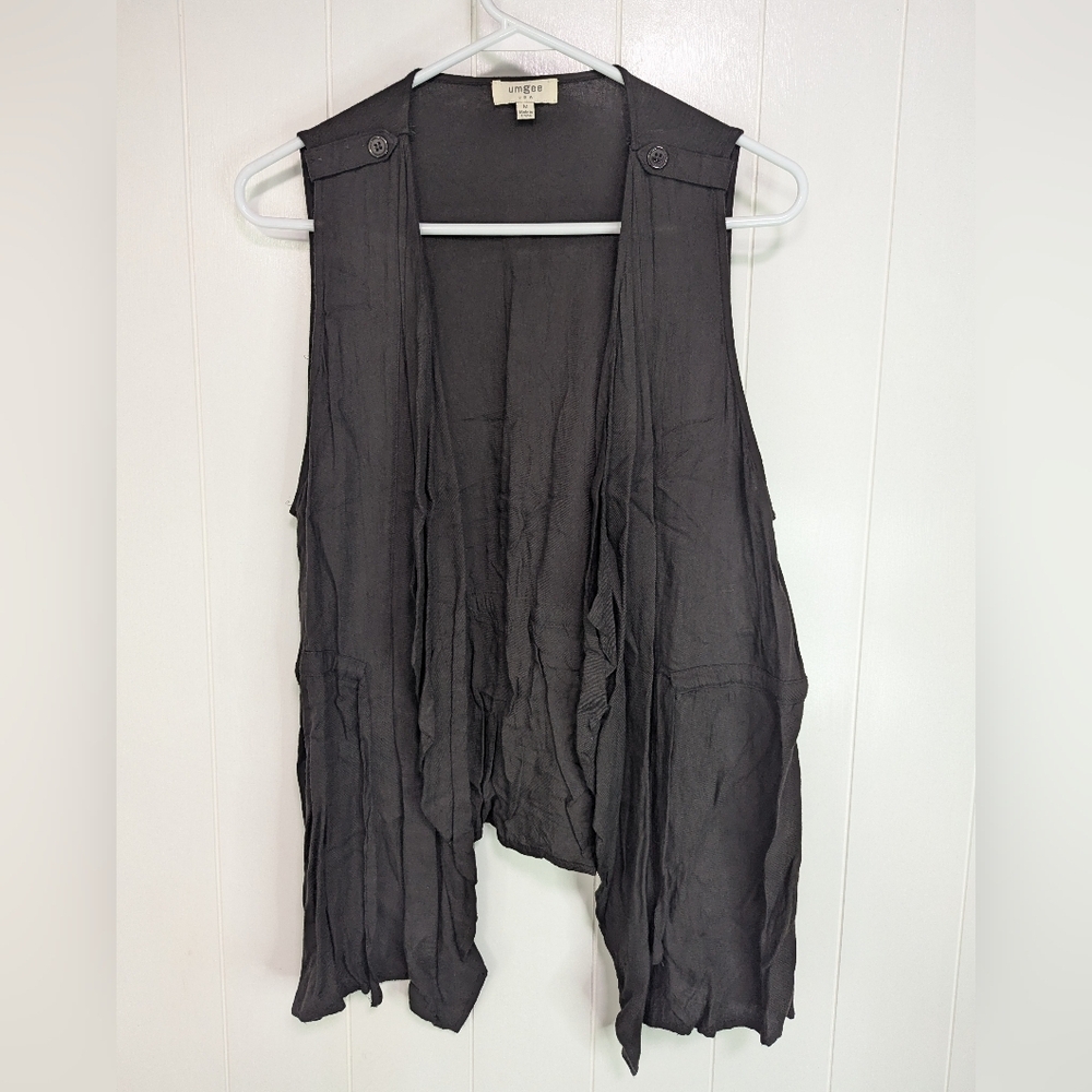 ❤️5/$25 Umgee Charcoal Buttoned Vest